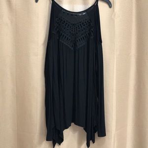 NWT BLACK COLD SHOULDER TUNIC
